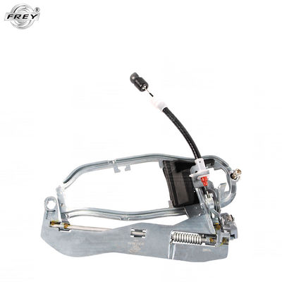 Suporte da maçaneta da porta dianteira esquerda BMW E53, 51218243615 Frey Auto Parts